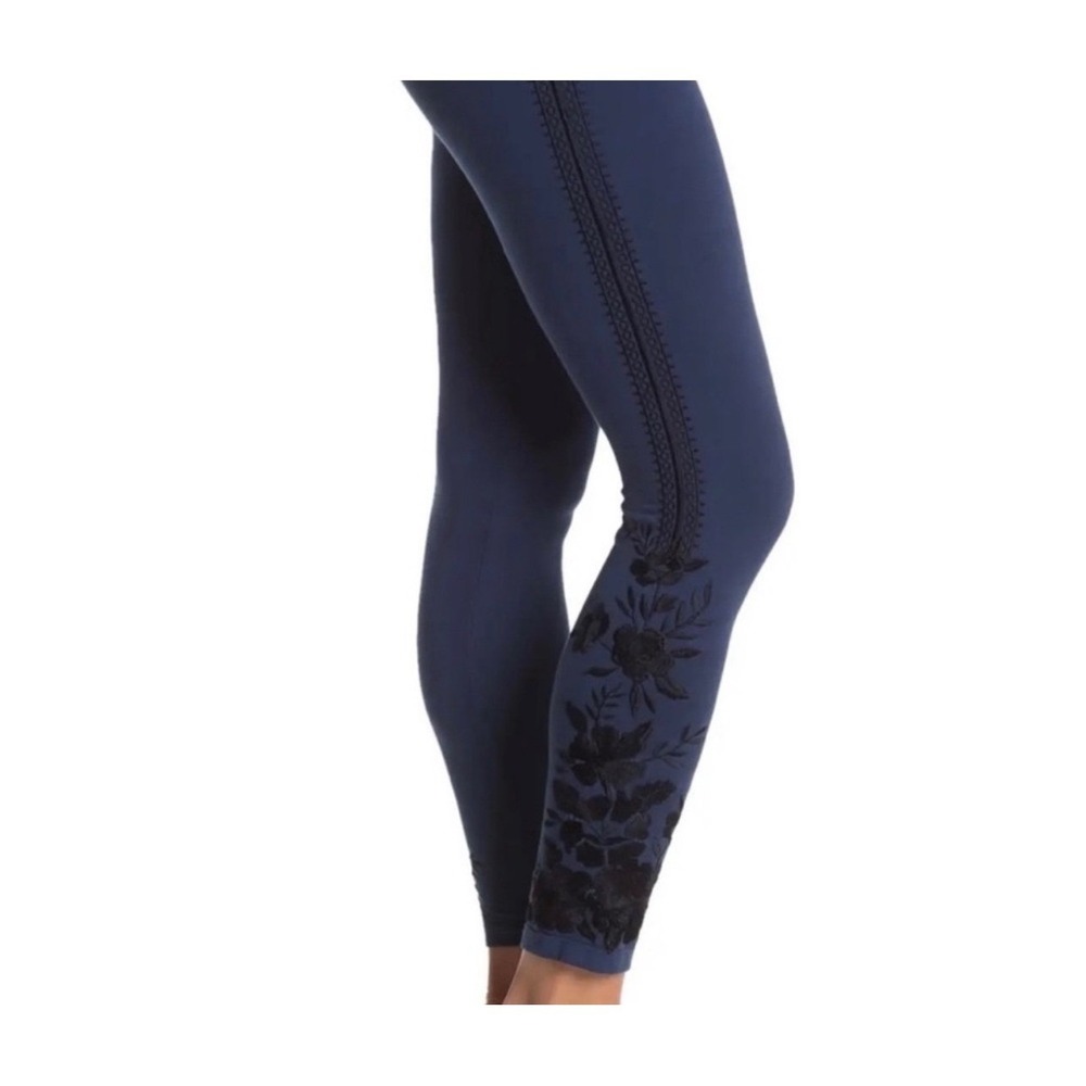 Johnny Was Katina Navy and Black Embroidered Leggings Size Medium